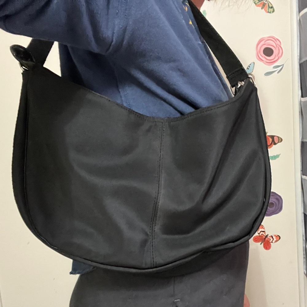 Large Black Sling Shoulder Bag - Picture 5 of 8